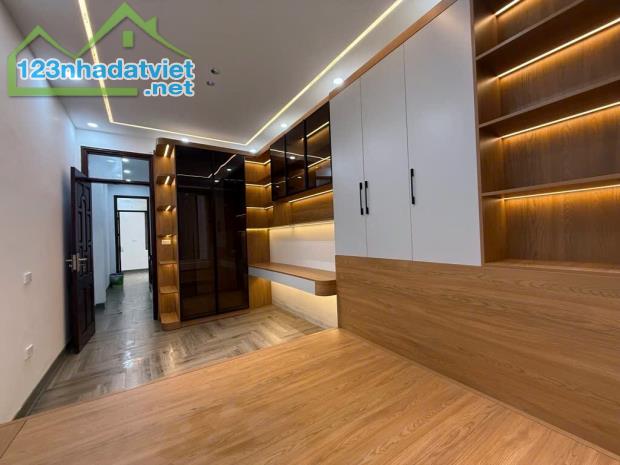 Nhà trung tâm Đống Đa 40m2 x 4 tầng - Ngõ thông, thoáng.