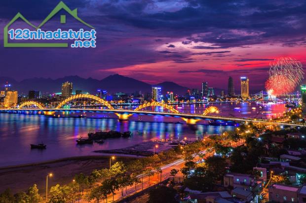 *Bán đất GÓC 2 mặt tiền Lê Thiệt, cách biển Nguyễn Tất Thành 200m, dt 90m2 giá chỉ 4,9Tỷ