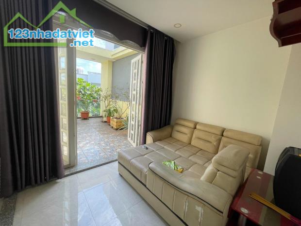 🔥💖NHÀ 3 tầng  đường HÀ HUY GIÁP Phường THẠNH XUÂN  Q12,DT 68m2( 4.4mx15m) 💵 5.35tỷ  ✅ K - 5