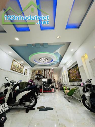 Bán Nhà Mặt Tiền Bùi Thế Mỹ, Tân Bình, 133m2, 4 Tầng Mới, Nội Thất Cao Cấp, Nhỉnh 17 Tỷ TL