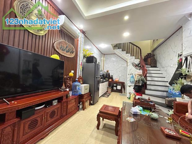 BÁN NHÀ ĐẸP 5 TẦNG – PHÚ ĐÔ – GIÁ 8.35 TỶ/37m2 - 5