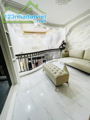 Bán nhà Âu Dương Lân, Quận 8 - 66m2, 3 tầng, hẻm xe hơi, 6 tỷ 2 - 2