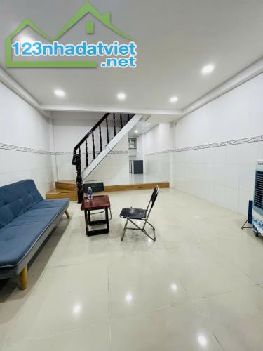 Nhà 4,2x15m ô tô đỗ cửa, Tân Thắng đối diện Aeon, 4.95 tỷ - 4