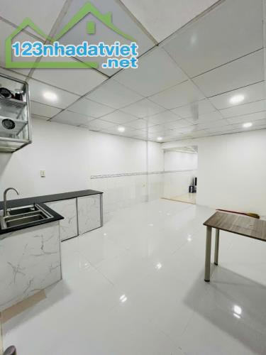 Nhà 4,2x15m ô tô đỗ cửa, Tân Thắng đối diện Aeon, 4.95 tỷ - 2