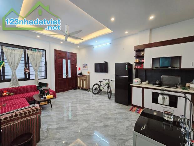 Mặt phố Vip Đốc Ngữ, lên 7T thang máy, KD dòng tiền đỉnh, dt 48m2 mt4m, 12 tỷ