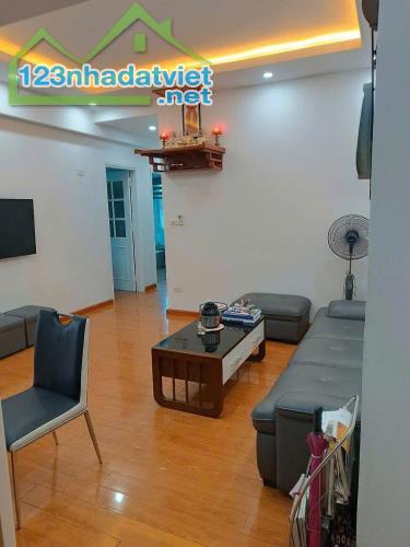 Bán căn hộ CT5 KĐT Mỹ Đình 2 95m2 3pn 2vs 5,6 tỷ tầng trung, full nội thất