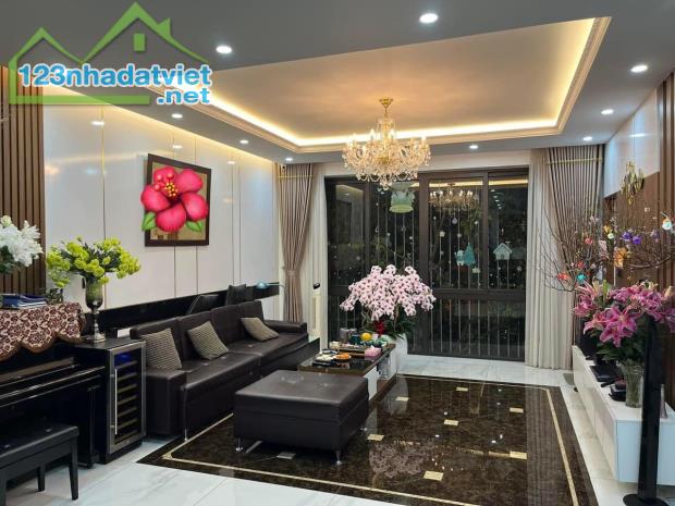 Bán nhà phố Thụy Khuê, cách phố 1 nhà, Phân lô, Ô tô, 46m2 chỉ 10,25 tỷ. - 2