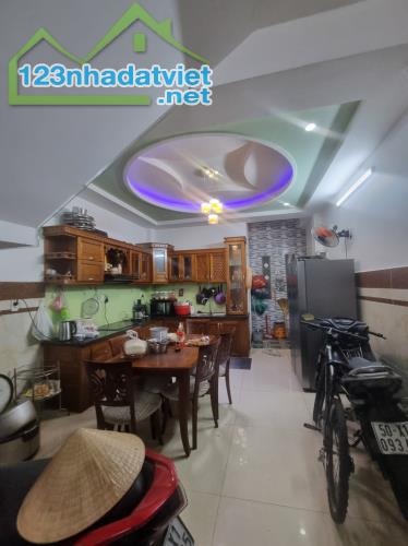 Bán nhà mặt phố Tân Hòa 2, Q.9, 68m2, 4 tầng, 7.8 tỷ, sổ hồng - 3