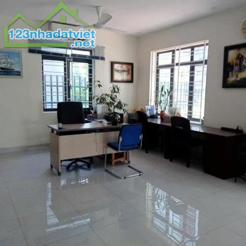 BÁN TOÀ SIÊU BIỆT THỰ PHỐ TRẦN THỦ ĐỘ - KDT PHÁP VÂN - 738M - MT 43M - 3