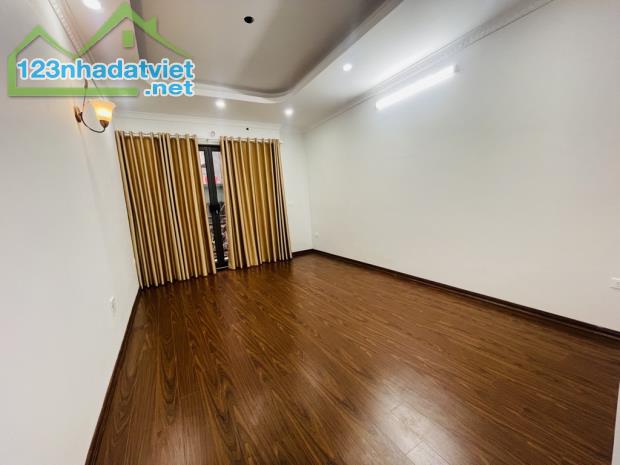 KHÂM THIÊN- TT ĐỐNG ĐA- 150m là ra đến công viên Hồ Ba Mẫu - 2