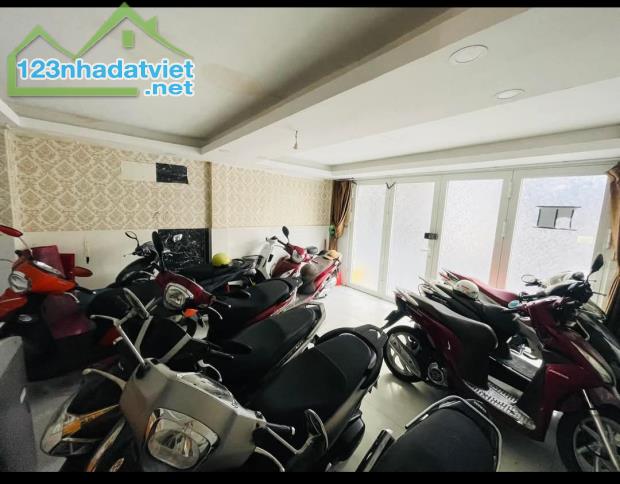 Mặt tiền VIP Nguyễn Đình Chiểu, P.1, Q.3, 80m2, năm tầng thang máy, giảm 5 tỷ còn 27 tỷ. - 2