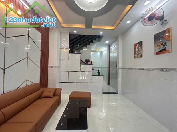 Nhà Mới Hẻm Xe Hơi - Ngay Tô Ký Q12 - 4 Tầng - TẶNG NỘI THẤT - nhỉnh 4 tỷ LH: 0909617924 - 2