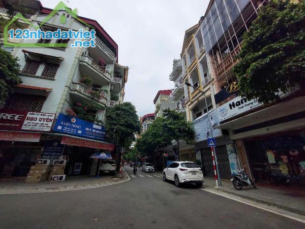 BÁN NHÀ 5 TẦNG TẠI TỔ 4 TT ĐÔNG ANH-VỈA HÈ RỘNG-KINH DOANH SẦM UẤT-NGAY CHỢ TRUNG TÂM-16 Ỷ - 1