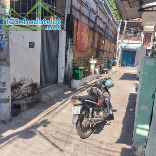 BÁN NHÀ VỊ TRÍ ĐẸP, KHÔNG QUY HOẠCH NGAY TẠI ĐƯỜNG PHAN VĂN HỚN, TÂN THỚI NHẤT, QUẬN 12 - 2