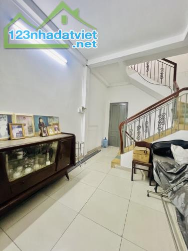 Bán nhà mặt tiền Ba Đình P9 Q8. 97m2[4.5 ×22] 3 tầng đúc, không quy hoạch, nhỉnh 14 Tỷ. TL - 1