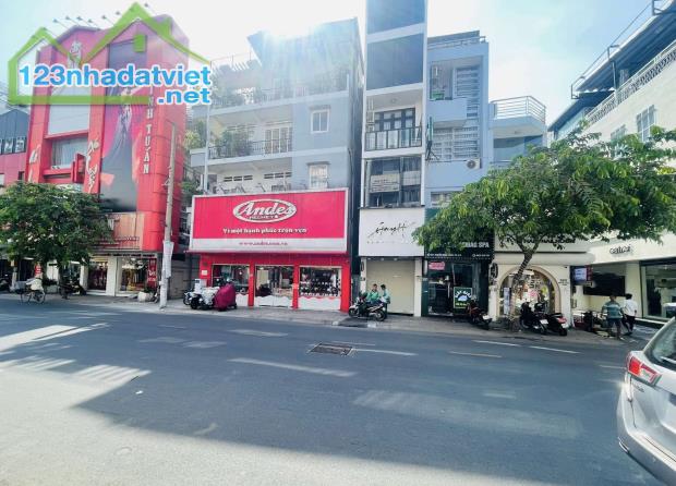 🆘🆘 CHỦ CẦN TRẢ BANK. Bán nhà mặt tiền Nguyễn Đình Chiểu Quận