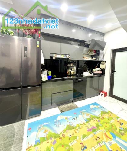 BÁN NHÀ QUẬN HAI BÀ TRƯNG NGÕ RỘNG 3M THÔNG PHỐ HỒNG MAI, 5 TẦNG MỚI NỘI THẤT ĐẸP, NỞ HẬU. - 4