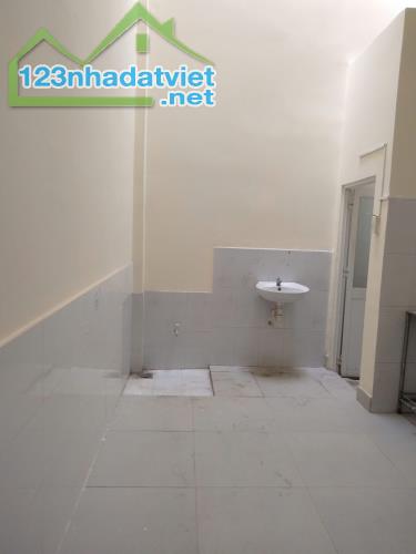 🏡 CHO THUÊ NHÀ MỚI - ĐƯỜNG PHAN VĂN HỚN - TIỆN Ở & MAY MẶC 👕 - 3