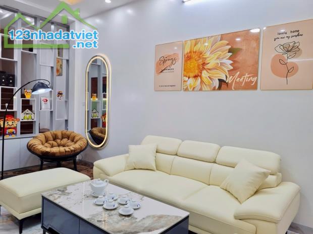 Cực Phẩm Phú Mỹ - Nhà Dân Xây - 6 Tầng - Sân Rộng Siêu Thoáng - 40m2 Giá Nhỉnh 8 tỷ