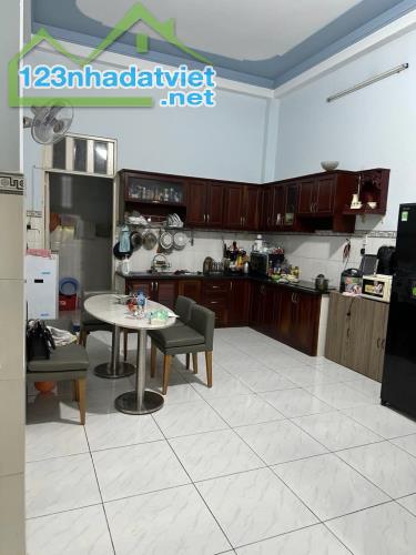 HẺM 1/  XE TẢI THÔNG BÀN CỜ - CHỢ THẠCH ĐÀ - 3 TẦNG SÂN THƯỢNG - 64 M2 - NHỈNH 6 TỶ - KHU