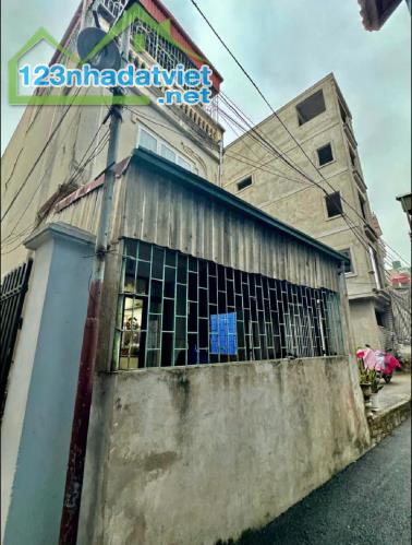 BÁN NHÀ 3 TẦNG  5.4X tỷ  NGÕ 302 XUÂN PHƯƠNG
