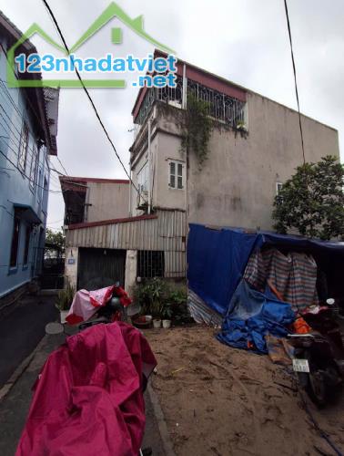 BÁN NHÀ 3 TẦNG  5.4X tỷ  NGÕ 302 XUÂN PHƯƠNG - 5