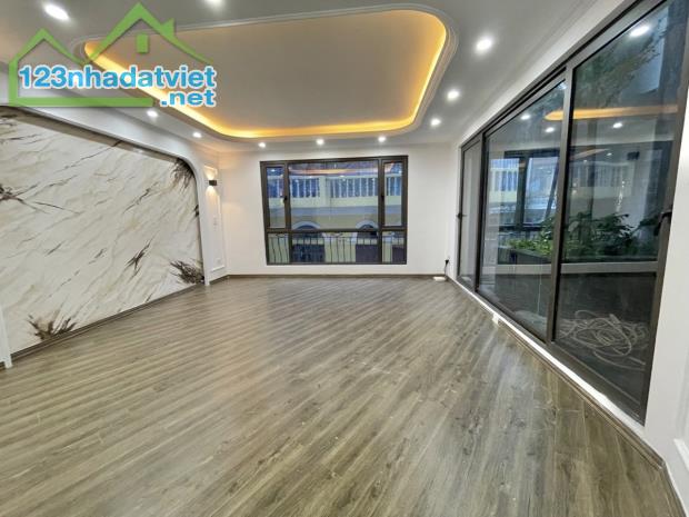 Mới kính coong. Bán nhà Kim Giang, Hoàng Mai. 60m2 x 5 Tầng. MT 4m. Ô TÔ. KD. 11 Tỷ. - 2