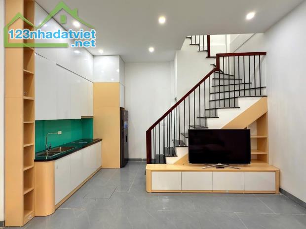 Nhà Đẹp - Bán Gấp - Thổ Quan - Đống Đa - Dt : 30m2/4 tầng *4,8m MT * nhỉnh 7 tỷ - 1