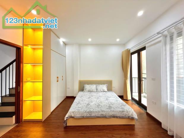 Nhà Đẹp - Bán Gấp - Thổ Quan - Đống Đa - Dt : 30m2/4 tầng *4,8m MT * nhỉnh 7 tỷ - 2