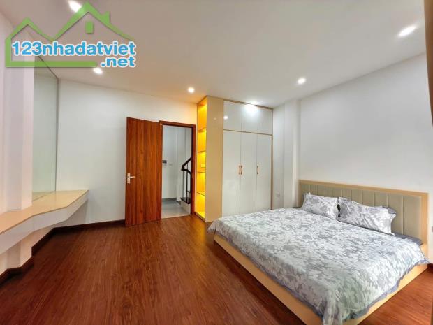 Nhà Đẹp - Bán Gấp - Thổ Quan - Đống Đa - Dt : 30m2/4 tầng *4,8m MT * nhỉnh 7 tỷ - 3