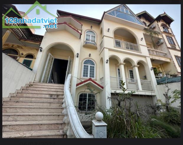 Chính chủ cần bán nhà mặt phố Âu Cơ diện tích 370m, 4tầng thang máy.