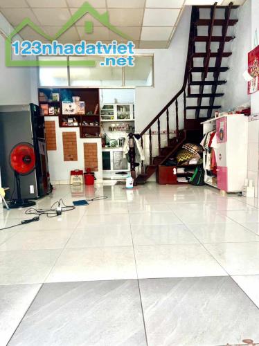 Nhà 2 tầng, KP6, HXH thông, Thị Trấn Hóc Môn - 4