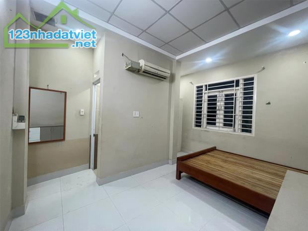 shc Hot hot hot Thạnh Lộc 22- Nhà SỔ HỒNG - HOÀN CÔNG đầy đủ - 1 sẹc thoáng rộng 1,190 tỷ - 4