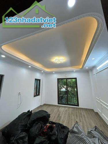 * BÁN NHÀ MỚI THỤY KHUÊ . FULL NỘI THẤT . NGÕ THÔNG RỘNG . 43M x 6 TẦNG