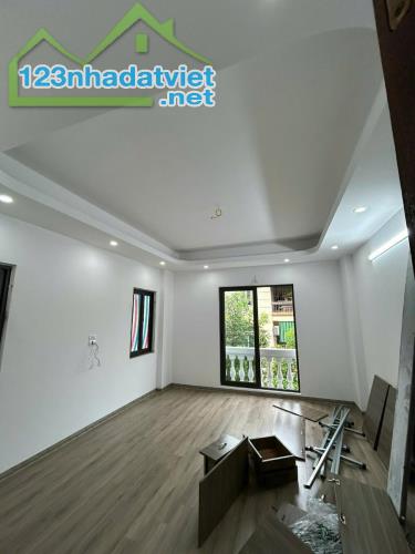* BÁN NHÀ MỚI THỤY KHUÊ . FULL NỘI THẤT . NGÕ THÔNG RỘNG . 43M x 6 TẦNG - 1