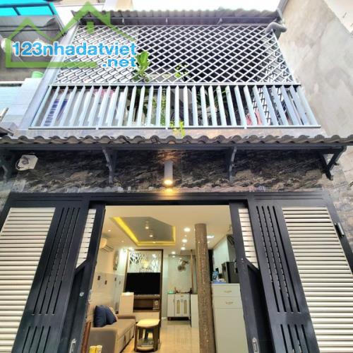Nhà Ngang 4.6m (Nở Hậu 5.6m), Cách 1 Căn Nhà Ra MẶt Tiền Đường, Ngay Chợ Phạm Văn Hai