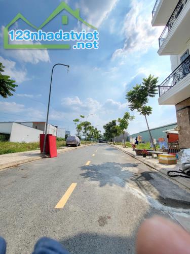 T15 - BÁN ĐẤT TẶNG NHÀ KHỦNG - ĐANG XÂY LỠ DỠ - ĐƯỜNG 12M -KHU PHÂN LÔ VIP -AN PHÚ ĐÔNG - 3