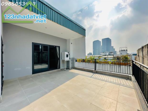 Cho thuê CHCC 2pn full đồ 2 ban công rộng Tô Ngọc Vân Quảng An giá 18trieu