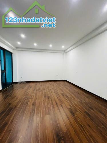 ĐỈNH NÓC KỊCH TRẦN - VŨ TÔNG PHAN - OTO ĐUA TRONG NGÕ - 40M2x7T THANG MÁY - NHỈNH 12 TỶ - 2