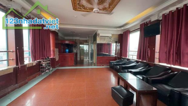 BÁN Siêu Phẩm Hotel 3 sao 30 Phòng đa năng, vip MẶT PHỐ ĐỘI CẤN - Quận Ba Đình. + Tầng 1 l - 5