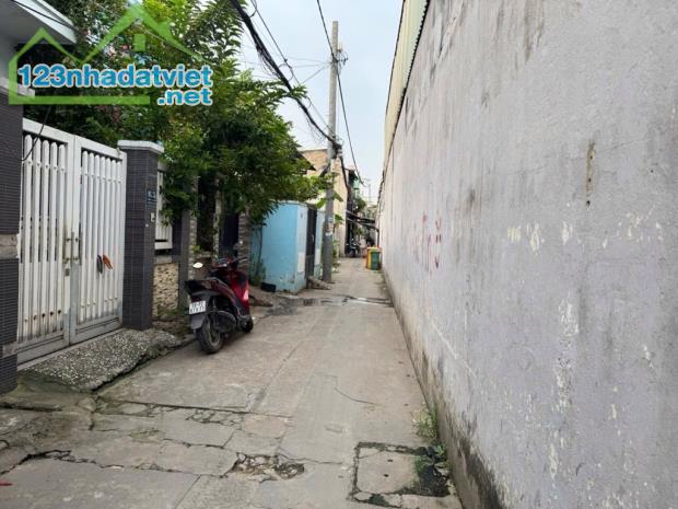 Bán gấp dãy trọ 2 tầng, 4x18, đường Hương Lộ 2, Sẵn dòng tiền 12tr/thang. - 2