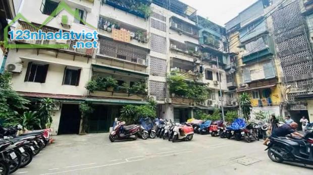BÁN CĂN HỘ TẬP THỂ TẦNG 3 BỘ CÔNG AN VĂN HƯƠNG 2 TỶ - 4