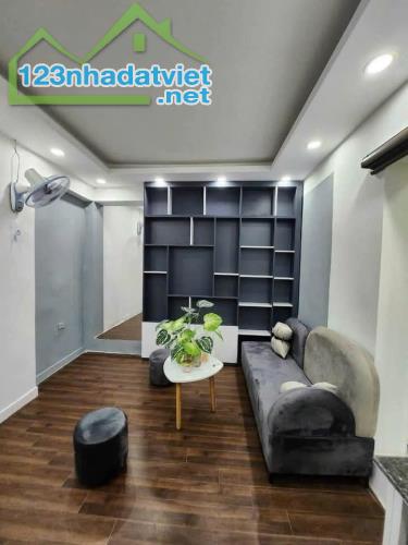 BÁN CĂN HỘ TẬP THỂ TẦNG 3 BỘ CÔNG AN VĂN HƯƠNG 2 TỶ - 3
