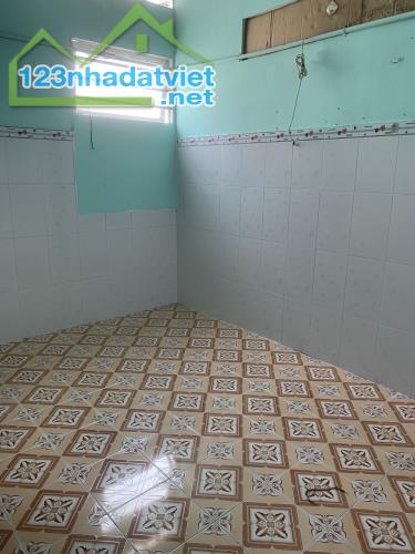 Phòng trọ 16m2  có bếp, vệ sinh riêng và camera an ninh 24/7 - 2