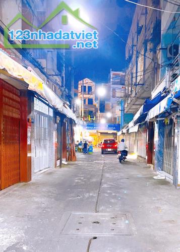 Bán nhà QUẬN 3, hẻm ô tô Cách Mạng Tháng Tám, Giá 9.3 tỷ, 2 tầng