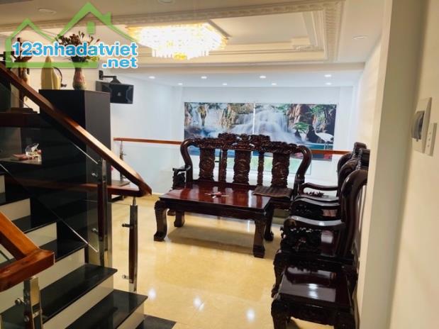 NHÀ HXH - 4 TẦNG ĐƯỜNG HUỲNH TẤN PHÁT, Q7 – NHỈNH 6,x TỶ - 2