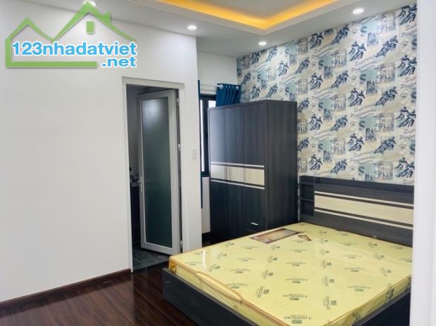 NHÀ HXH - 4 TẦNG ĐƯỜNG HUỲNH TẤN PHÁT, Q7 – NHỈNH 6,x TỶ - 4