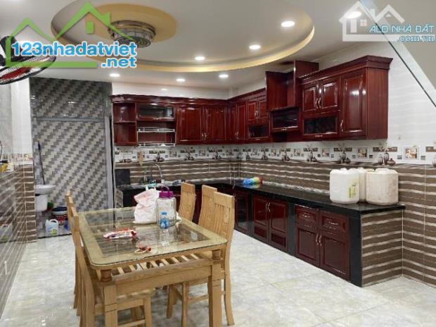 HẺM XE HƠI 5M - 4 TẦNG - 4M x 16M - NGAY CHỢ LẠC QUANG - GẦN MẶT TIỀN - TRƯỜNG CHINH - 2
