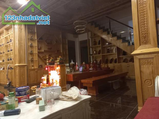 🌟 BÁN BIỆT THỰ ĐẸP - KHU DÂN TRÍ CAO - GẦN ĐƯỜNG LỚN - 1