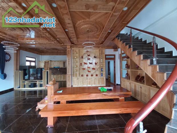 🌟 BÁN BIỆT THỰ ĐẸP - KHU DÂN TRÍ CAO - GẦN ĐƯỜNG LỚN - 2
